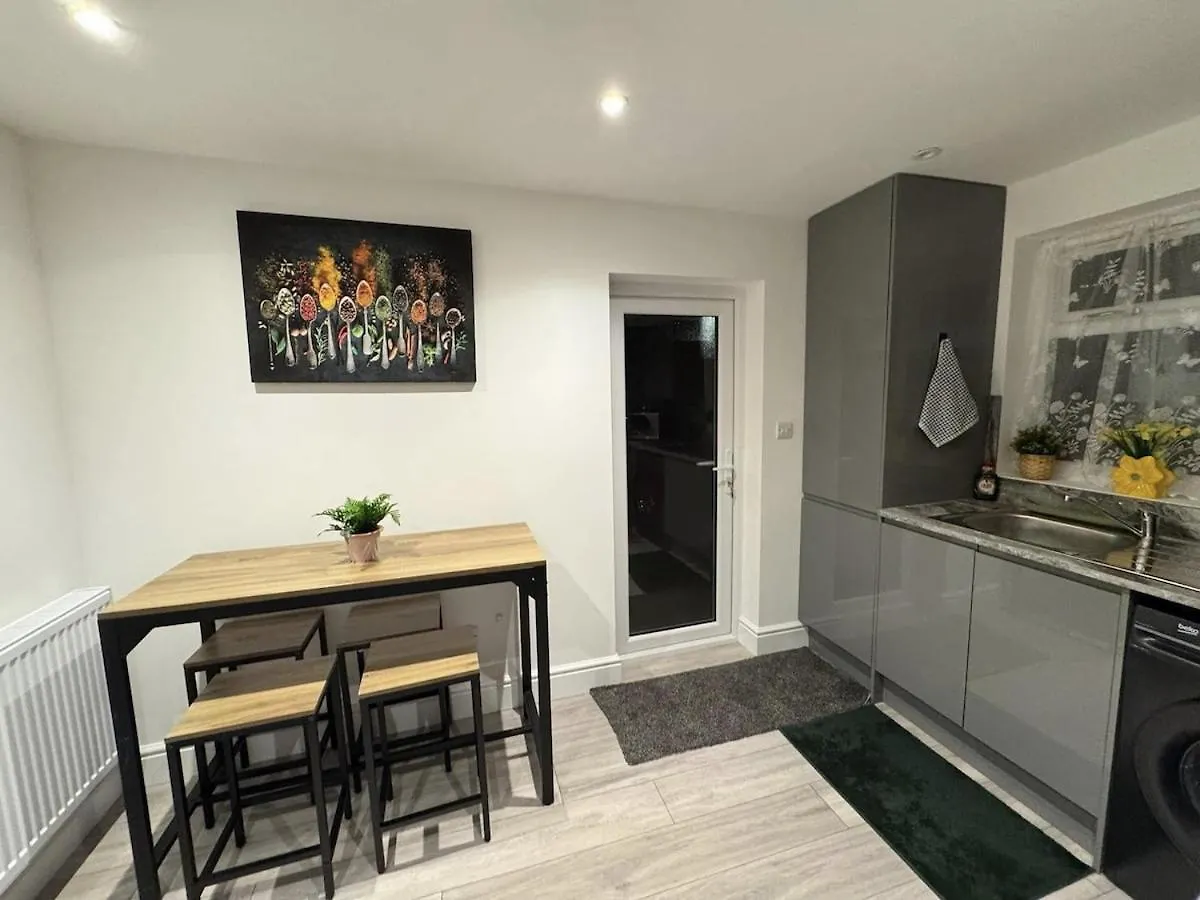 Modern 3 Bed Near Excel-Big Ben Villa London Holiday home